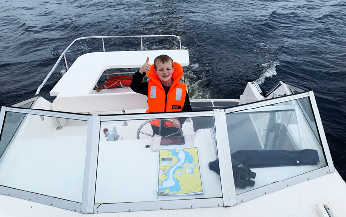 cruising-licence-free-boat-children
