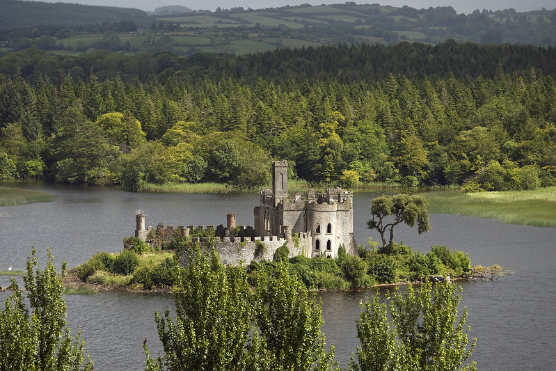 McDermott-Castle-Lough-Key-Forest-Park-River-Shannon-Cruise